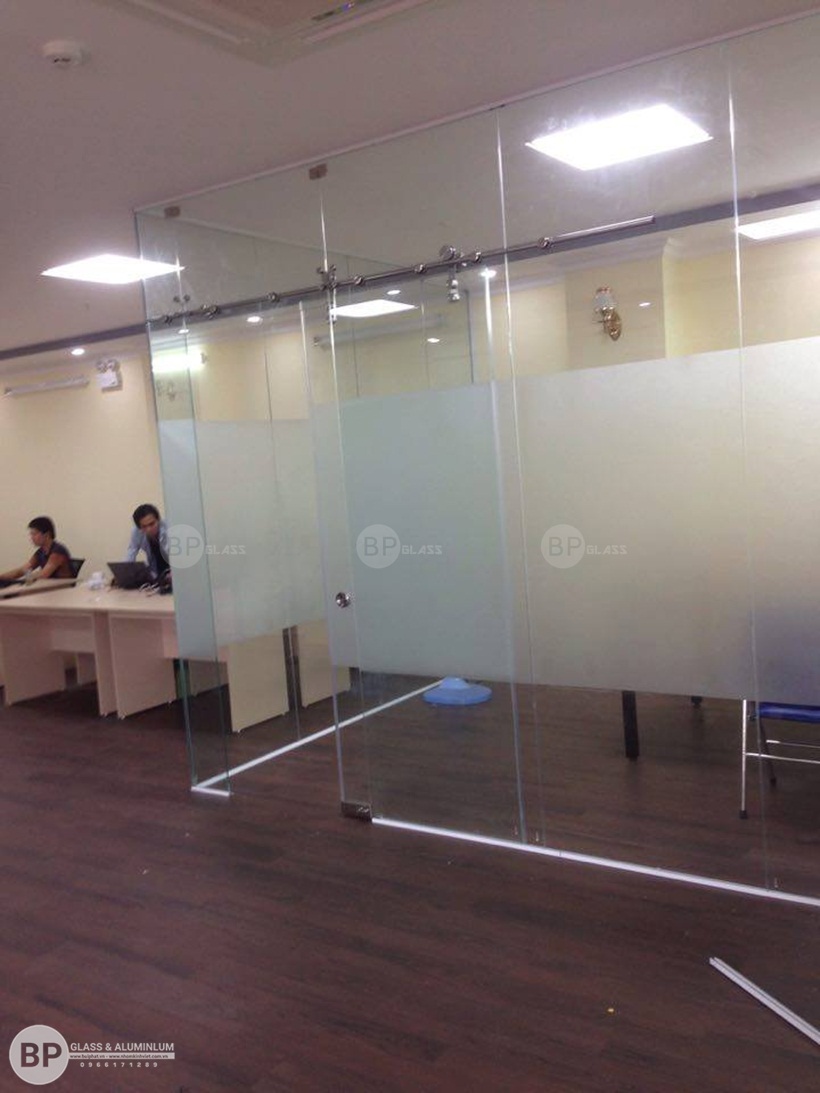 Lắp vách kính cường lực tại số 116 Vũ Trọng Phụng Buiphat.vn